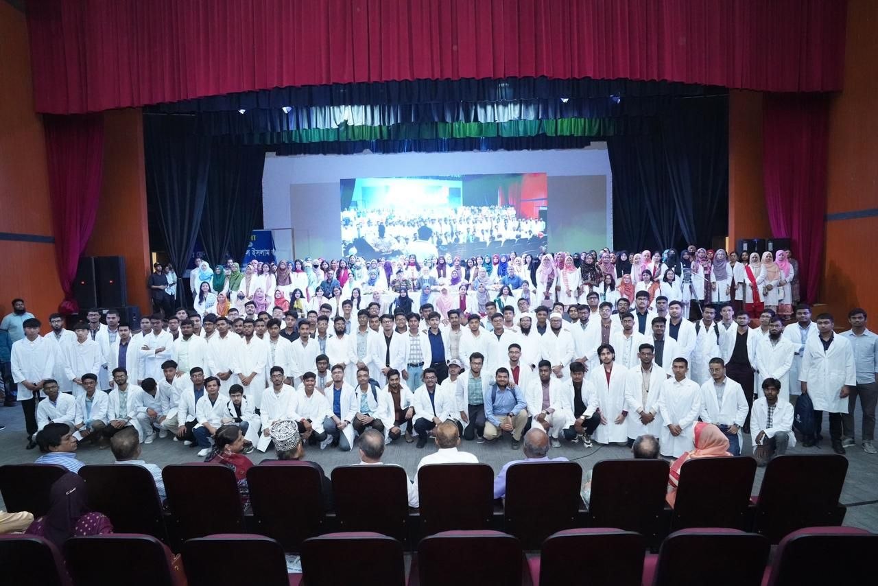 সলিমুল্লাহ মেডিকেলে নবীন শিক্ষার্থীদের ওরিয়েন্টেশন অনুষ্ঠিত